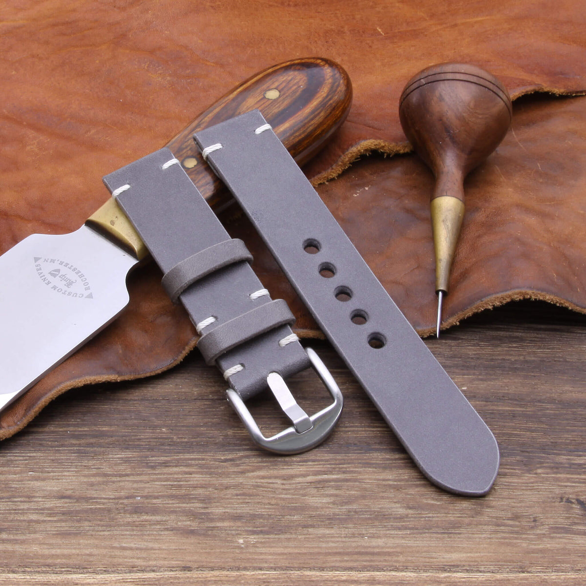 Handcrafted Minimalist Leather Apple Watch strap in Koala Antracite vegetable-tanned leather — Cozy Handmade
