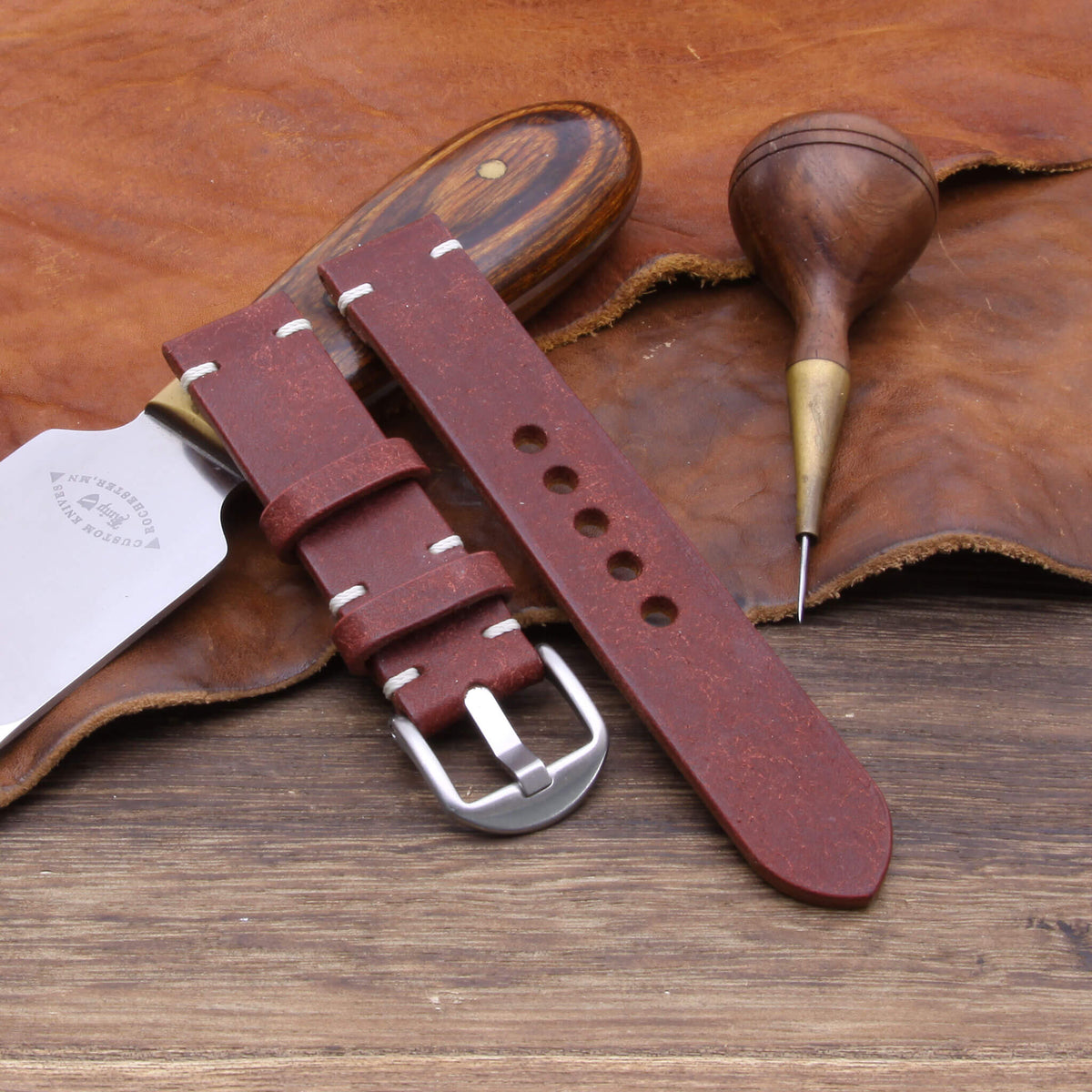 Handcrafted Minimalist Apple Watch strap in Pueblo Cocinella vegetable-tanned leather — Cozy Handmade
