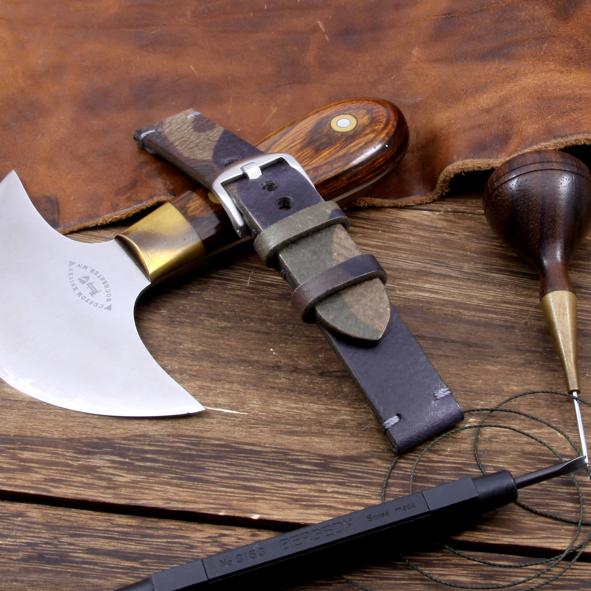 Handcrafted Minimalist Apple Watch strap in Camo Grigio vegetable-tanned leather — Cozy Handmade