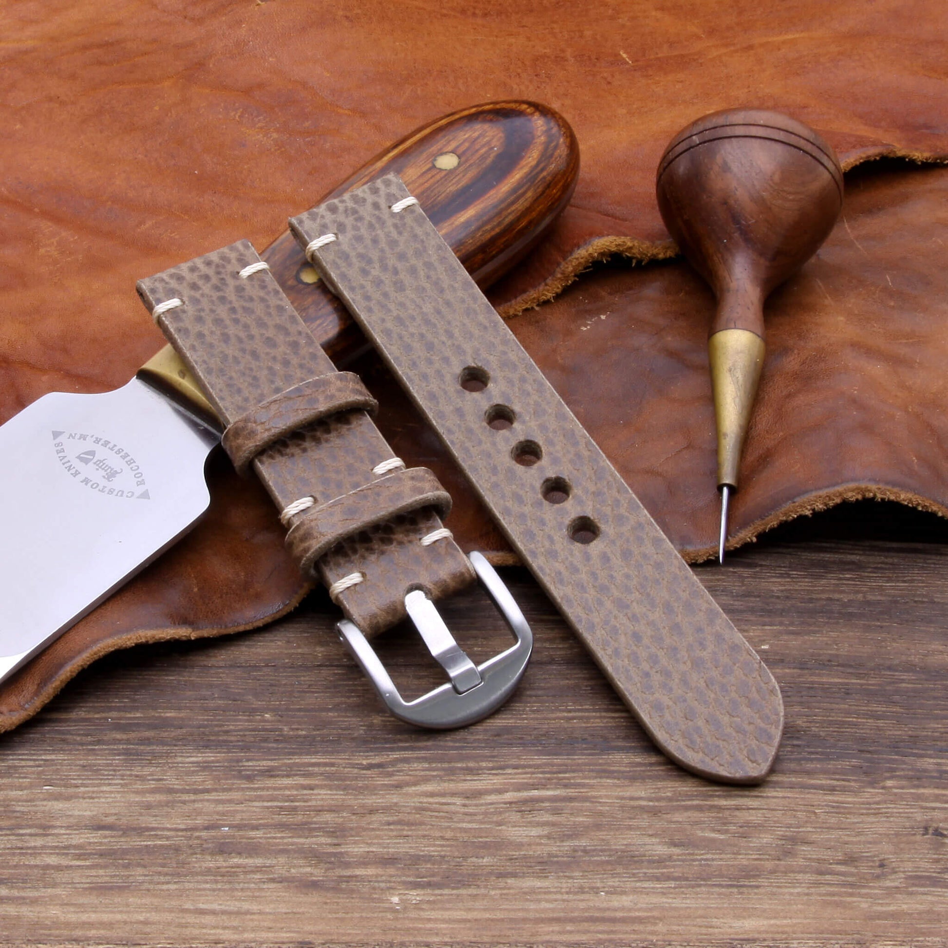 Minimalist Apple Watch strap in Buttero Taupe vegetable-tanned leather — Cozy Handmade