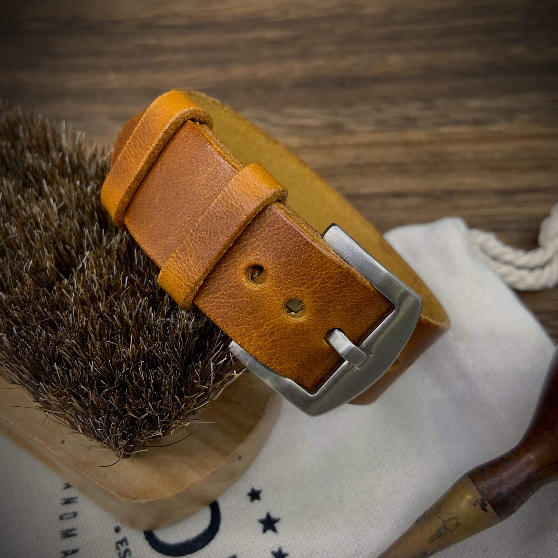 Single Pass Watch Strap, 2-Keeper Style Wax-Napoli | Full Grain Italian Vegetable-Tanned Leather | Cozy Handmade