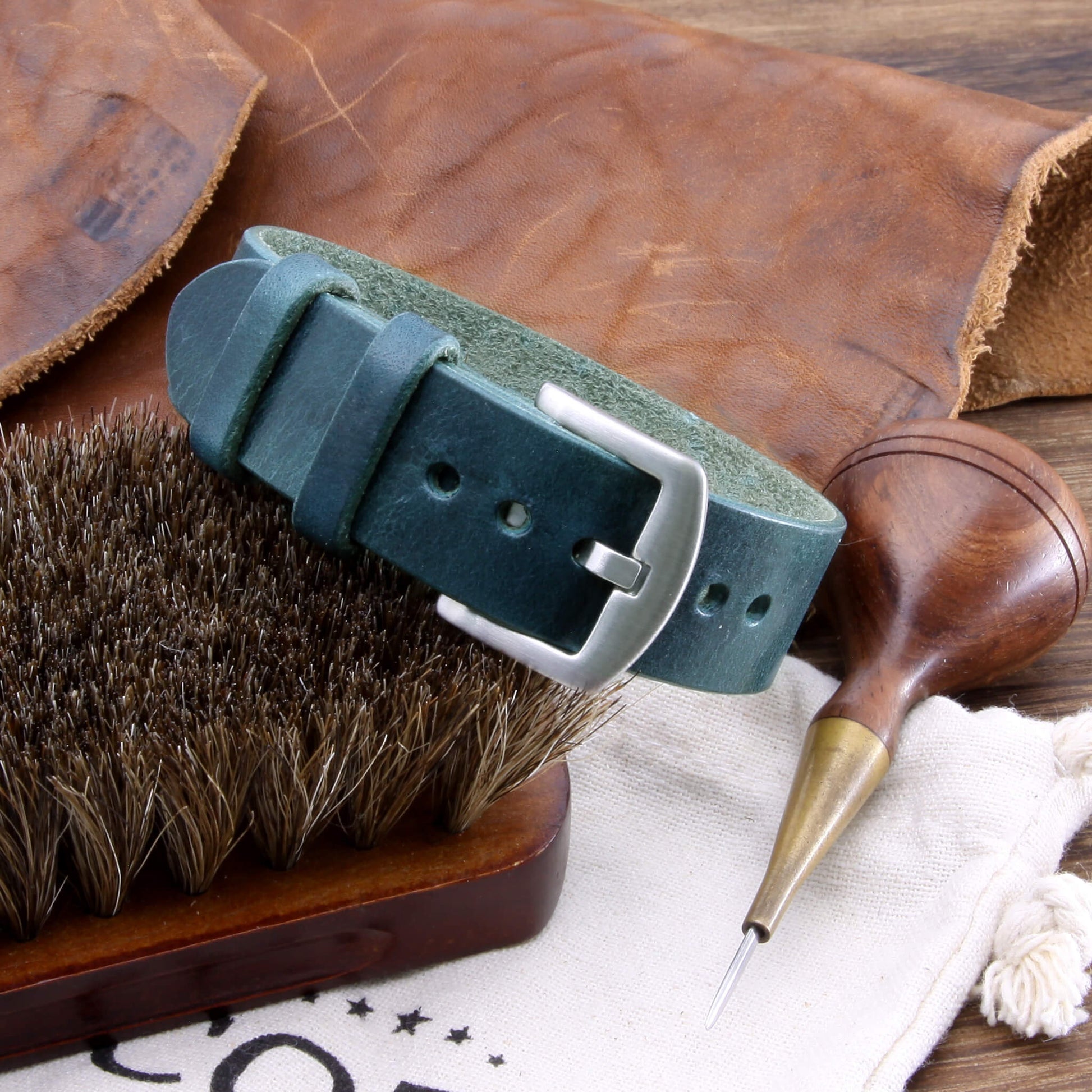 Single Pass Leather Watch Strap, 2-Keeper Military 106 | Full Grain Italian Vegetable-Tanned Leather | Cozy Handmade